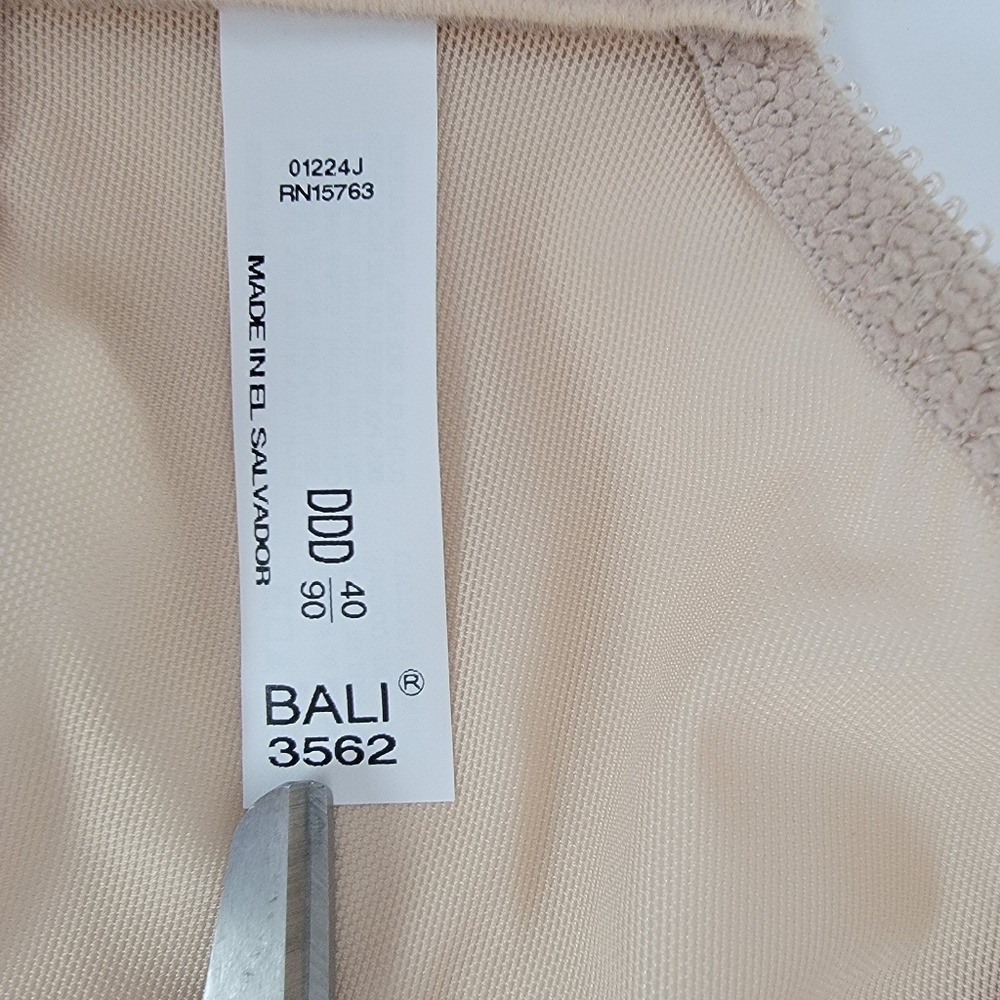 Bali NEW Women's Sz 40 DDD Nude 3562 Minimizer Underwire Bra - Picture 10 of 10